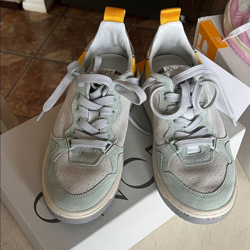 Oncept Phoenix sneakers in Seafoam